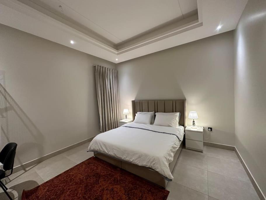 Luxury Centrally located apt in izdhar Classy area