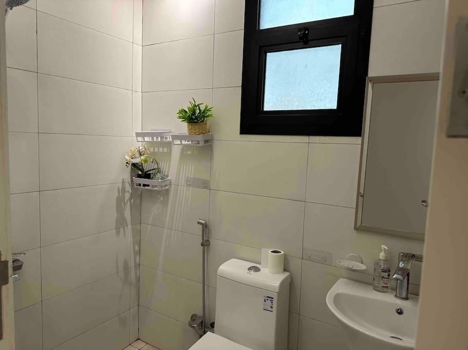 Luxury Centrally located apt in izdhar Classy area