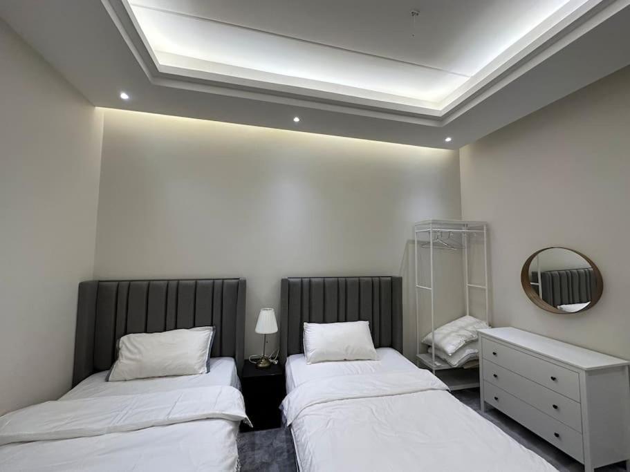 Luxury Centrally located apt in izdhar Classy area