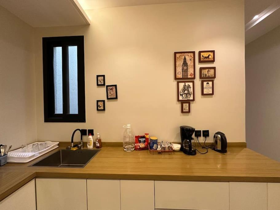Luxury Centrally located apt in izdhar Classy area