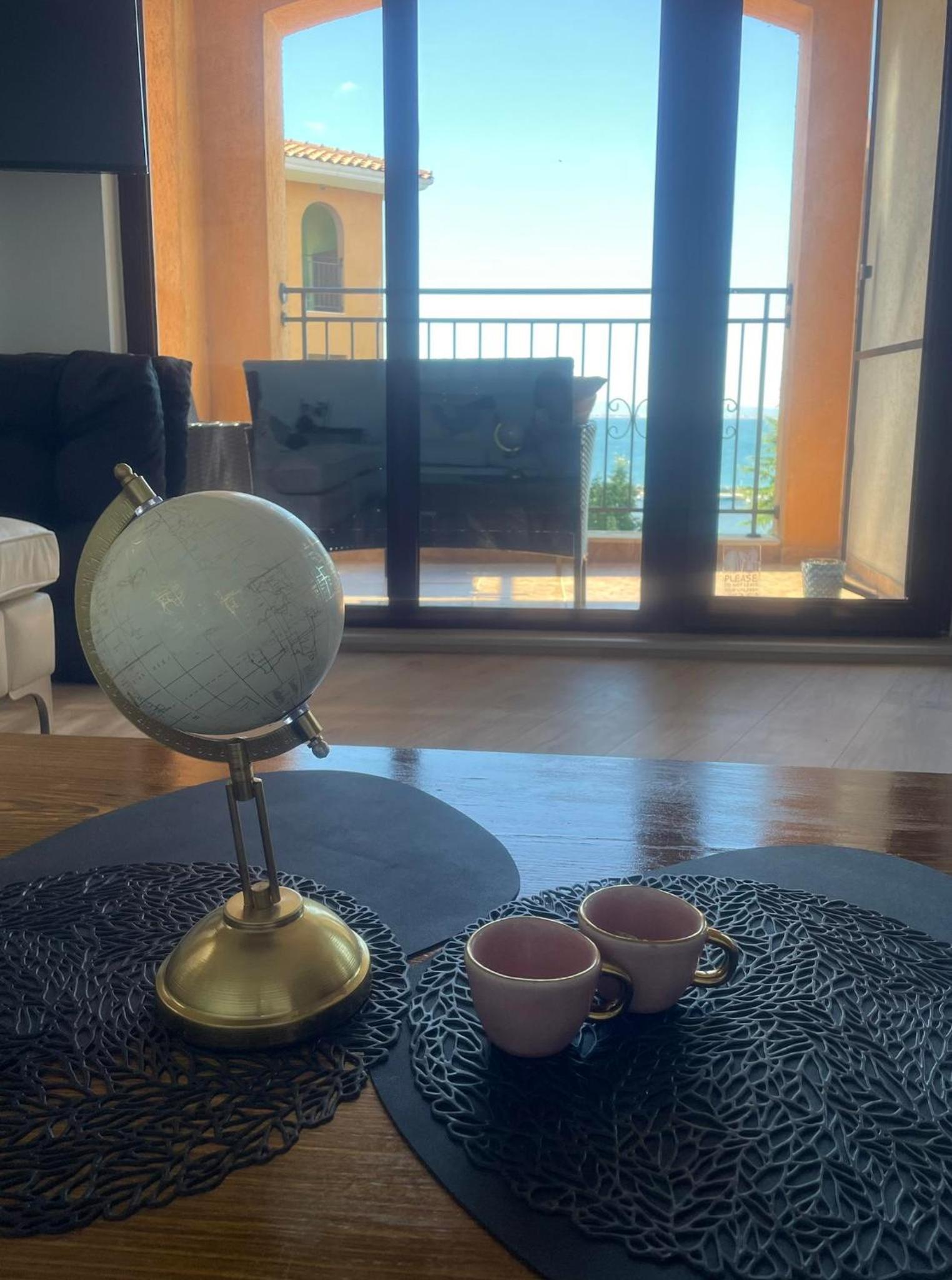 Marina Cape Sky View Lux Apartment in Aheloy