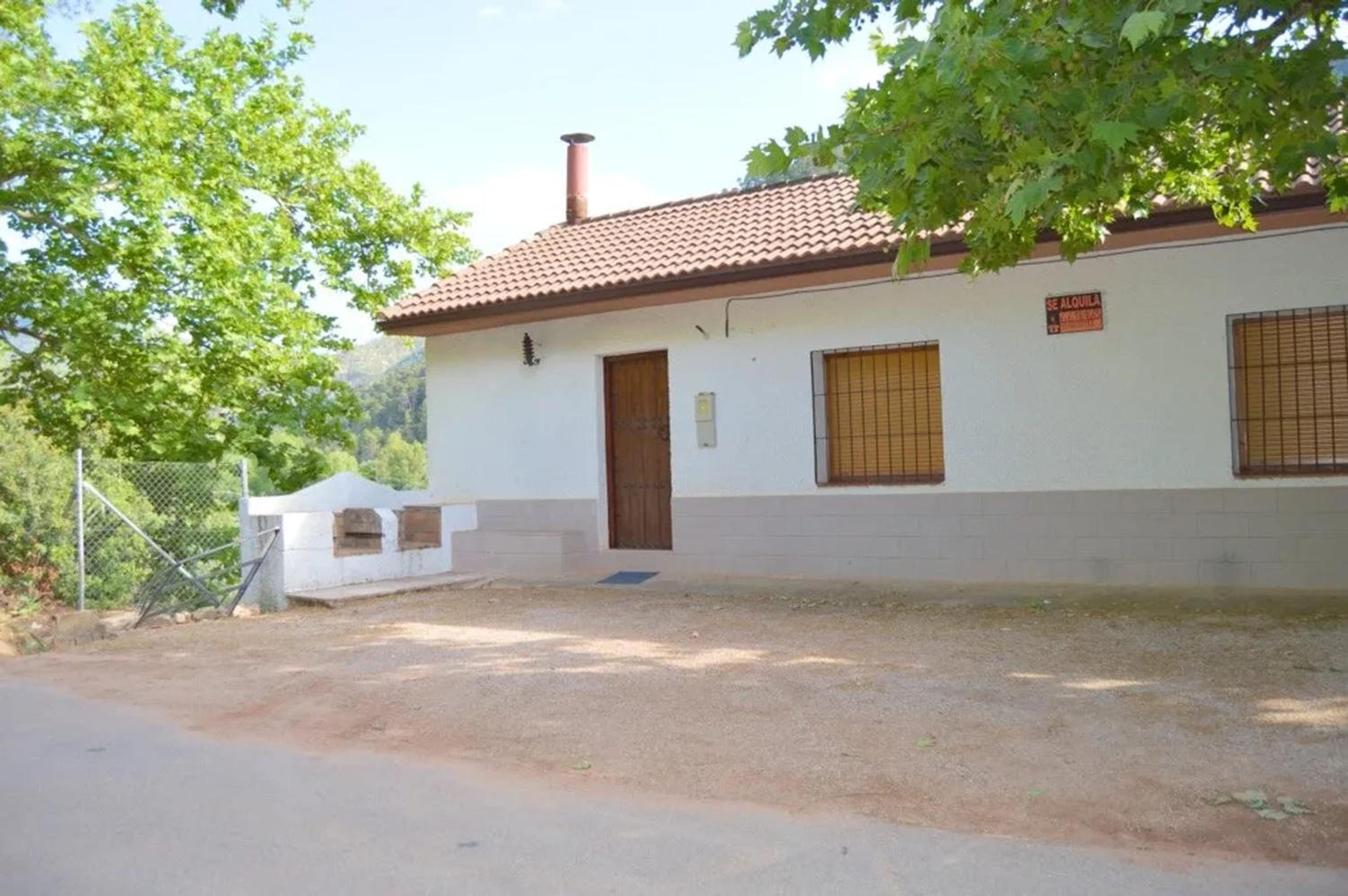 Charming house with mountain view in Siles + Garden view 4
