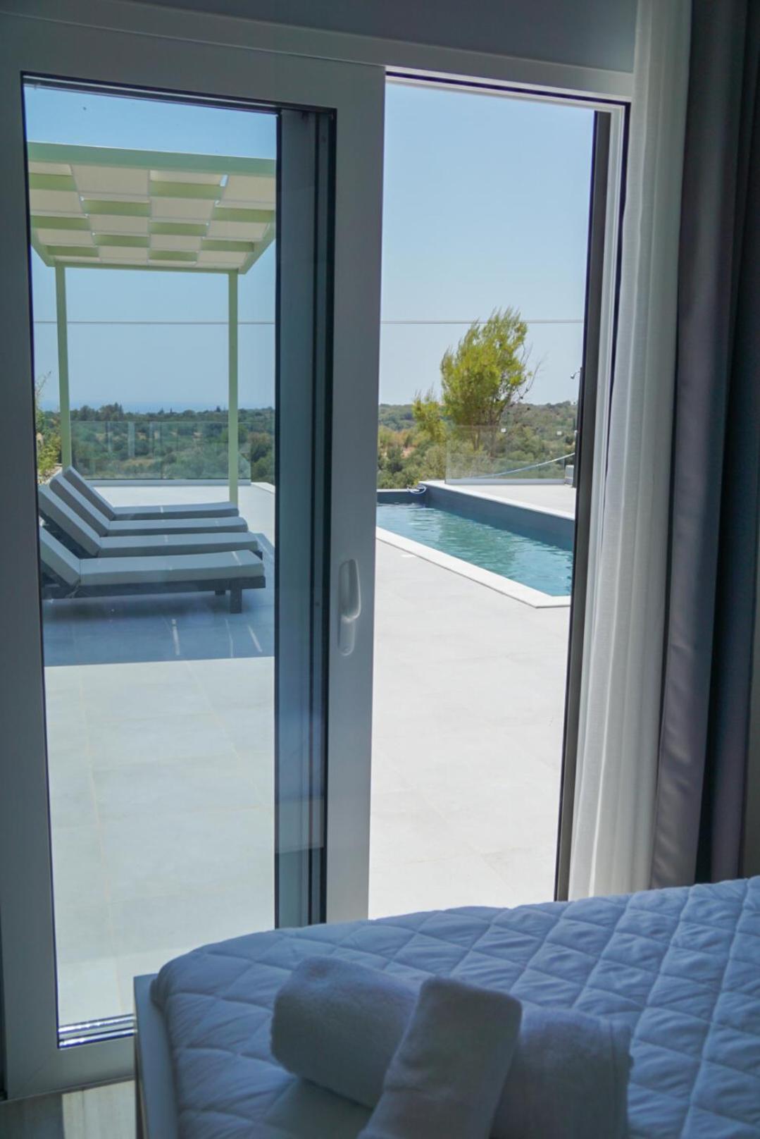 MENTOROS VILLAS