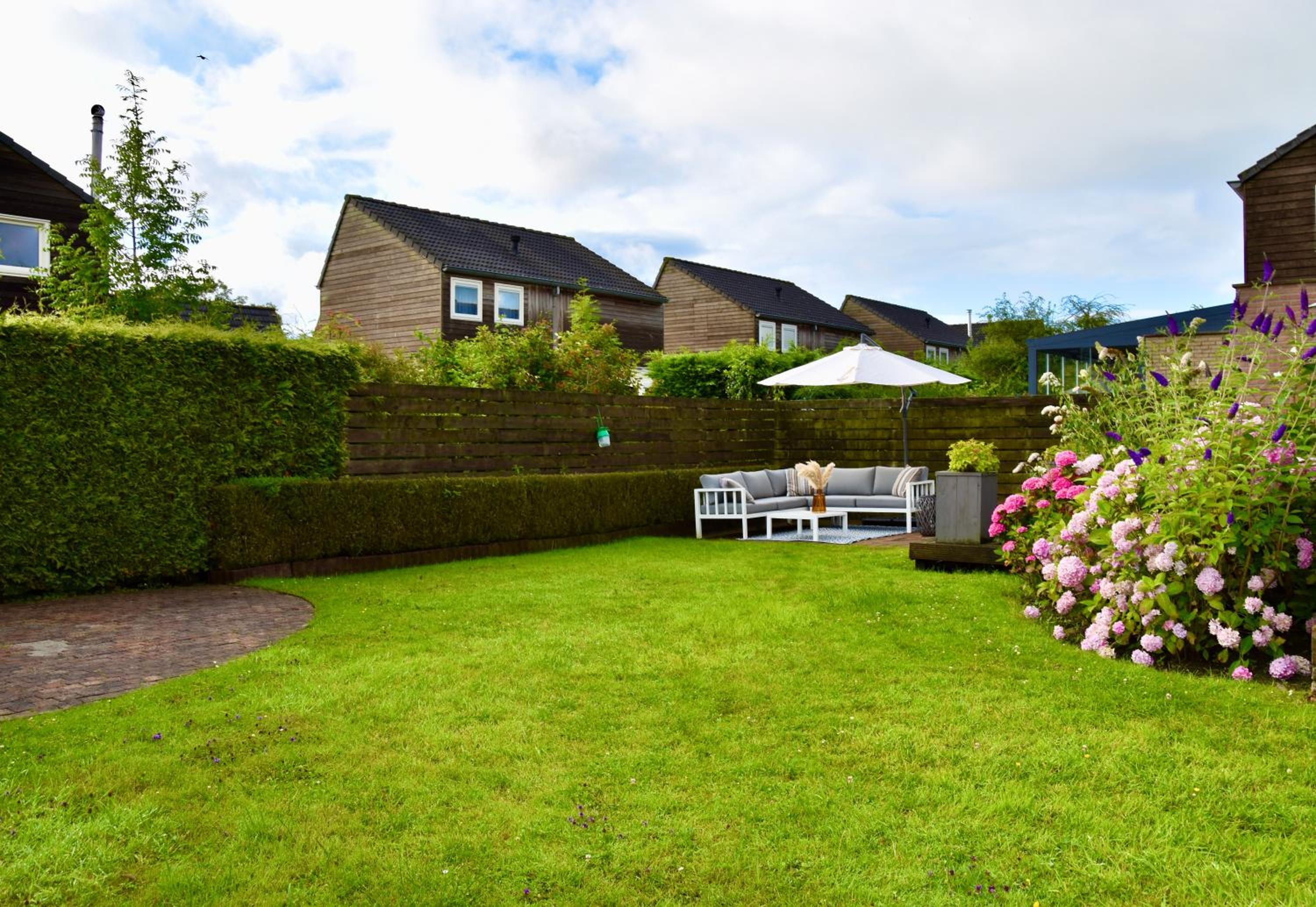 Fries Vakantiehuis, grote tuin, nabij het Pikmeer view 4
