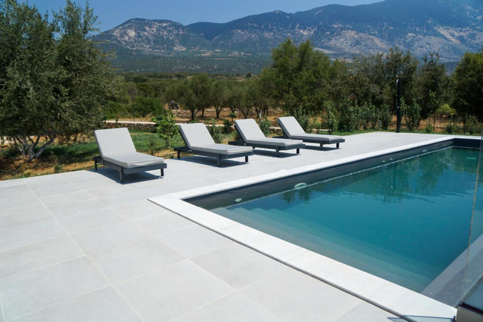 MENTOROS VILLAS