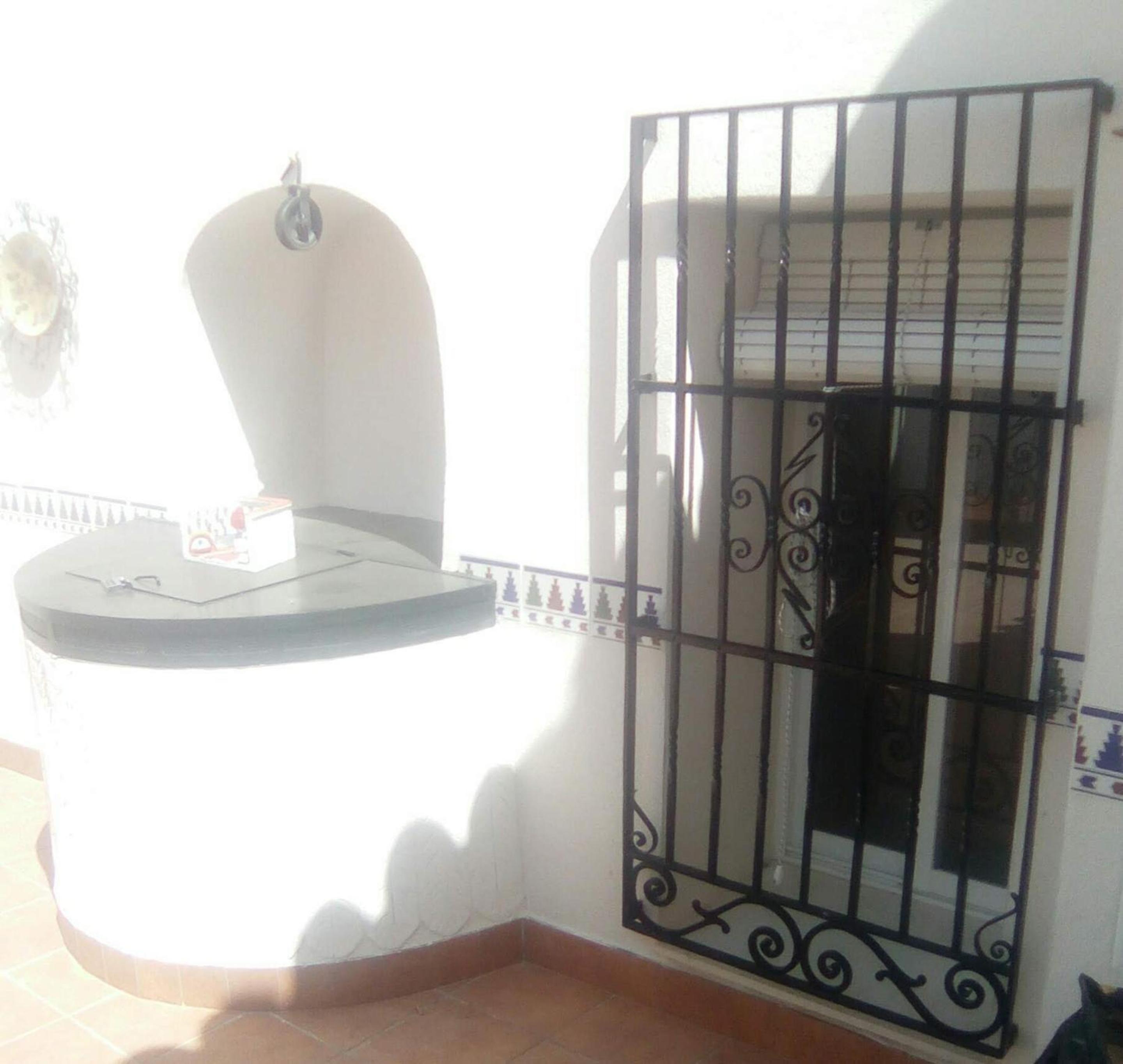 Charming House with Pool in Montilla