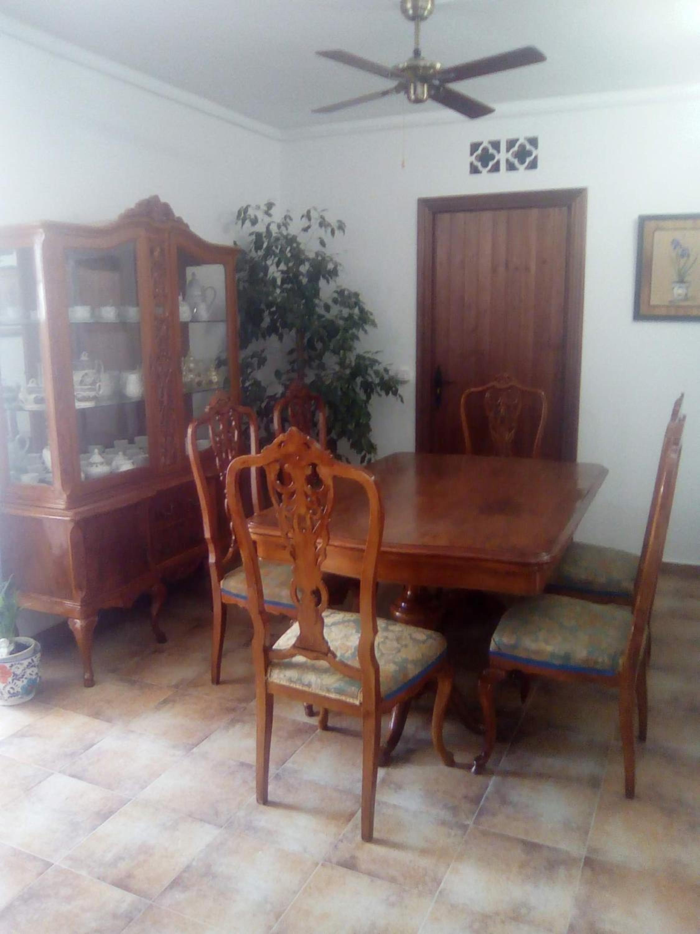 Charming House with Pool in Montilla