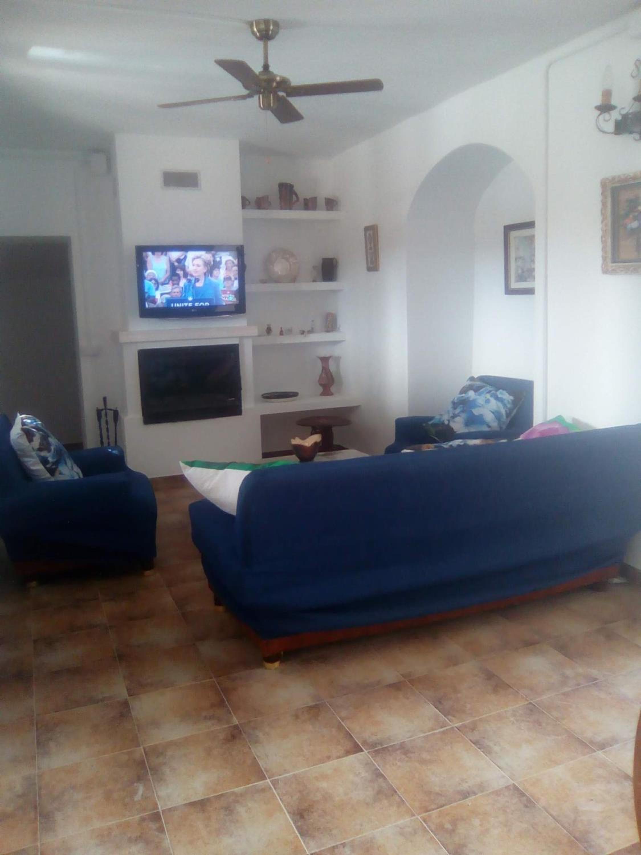 Charming House with Pool in Montilla