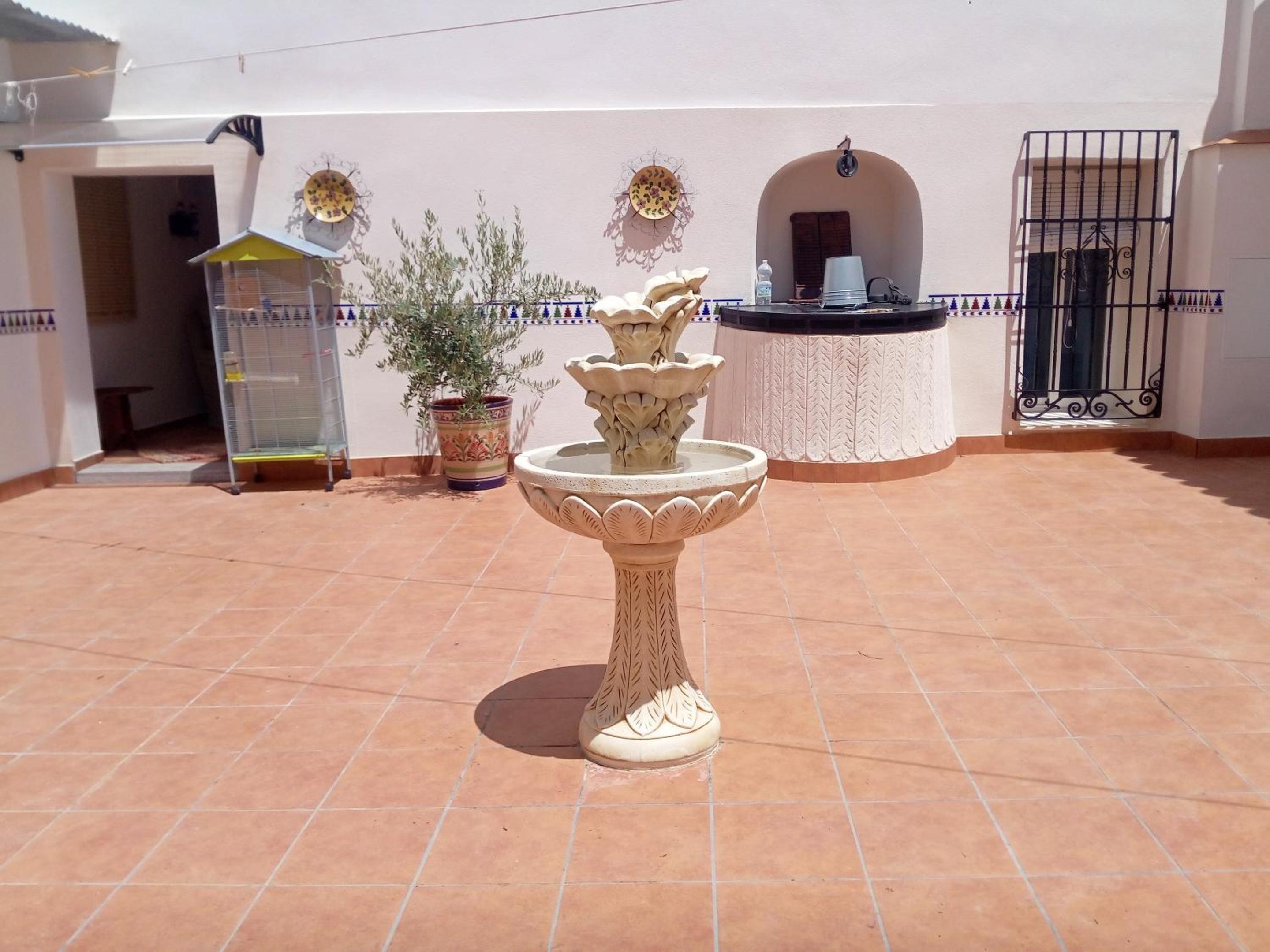 Charming House with Pool in Montilla