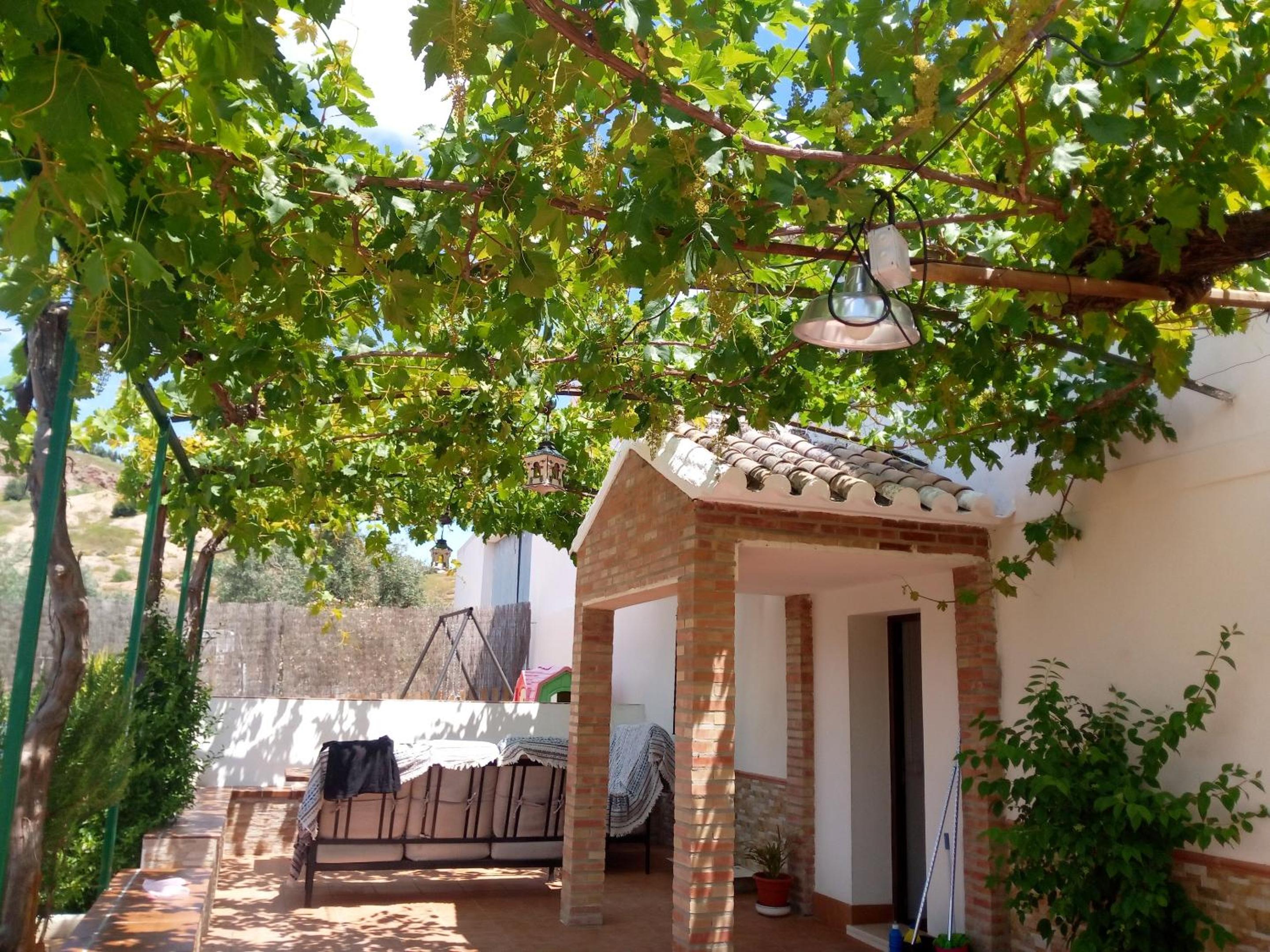 Charming House with Pool in Montilla