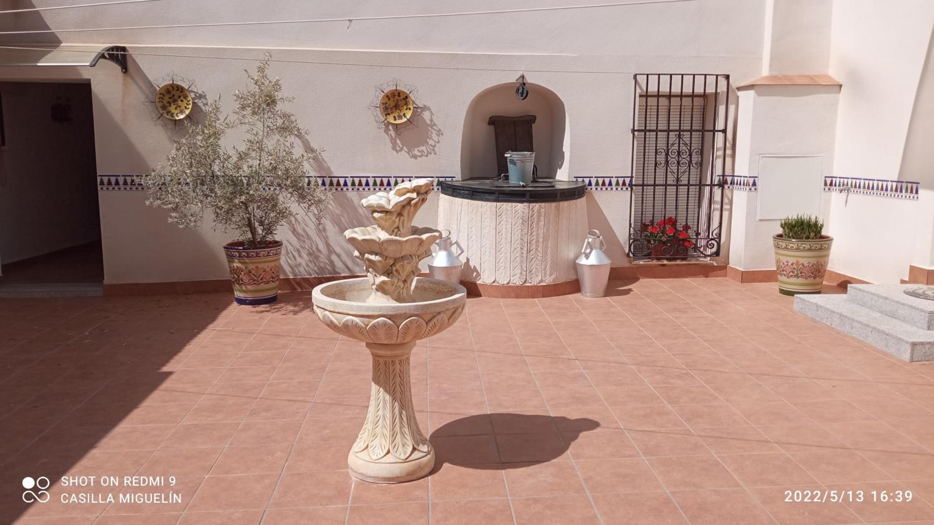 Charming House with Pool in Montilla
