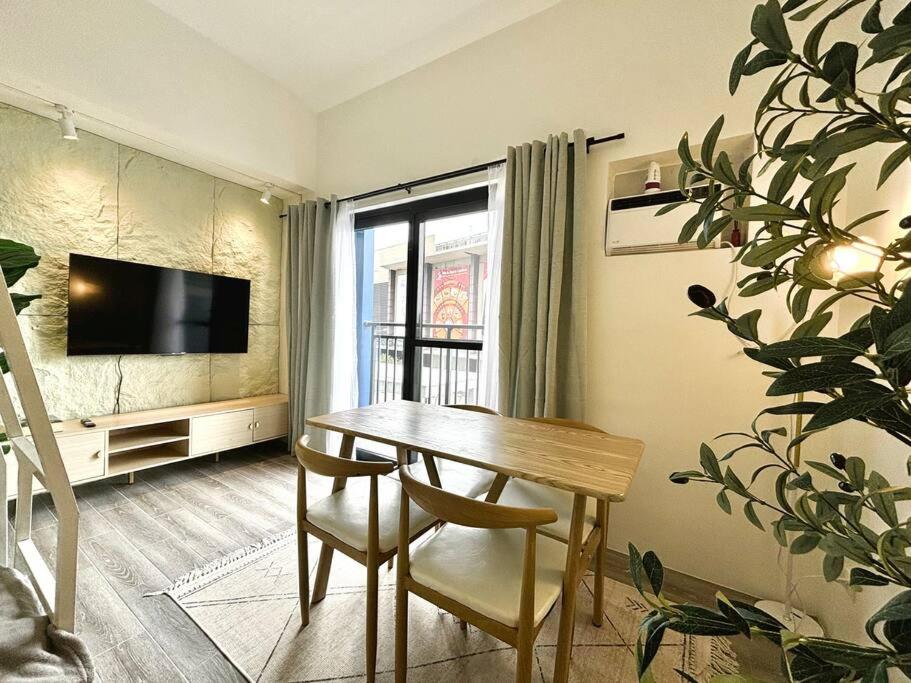 Studio Unit right beside Malls view 3
