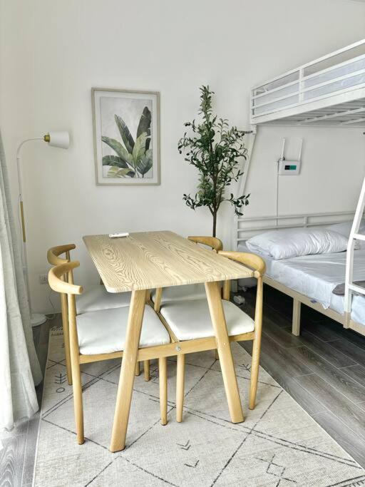 Studio Unit right beside Malls view 4