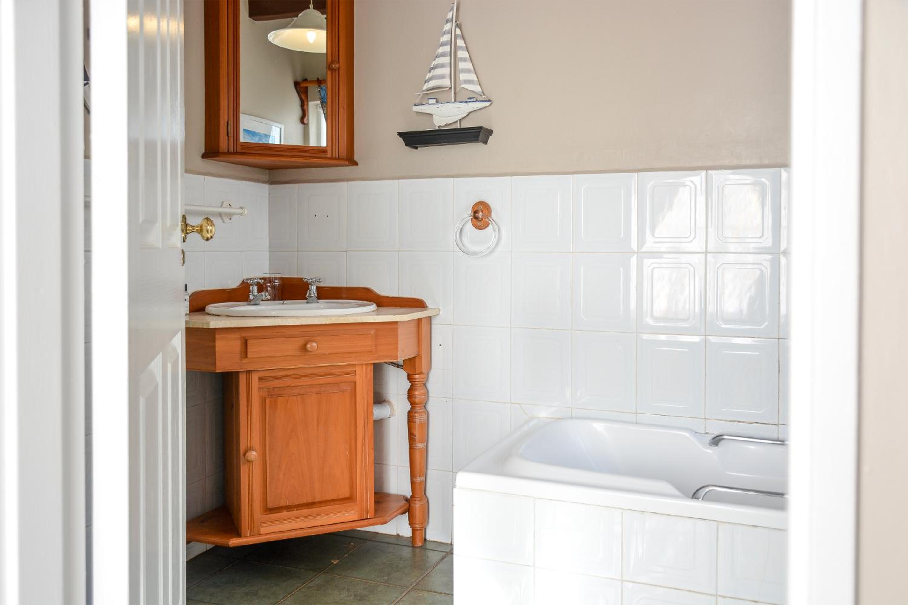 Biggy Best Boutique Hotel & Self Catering Cottages