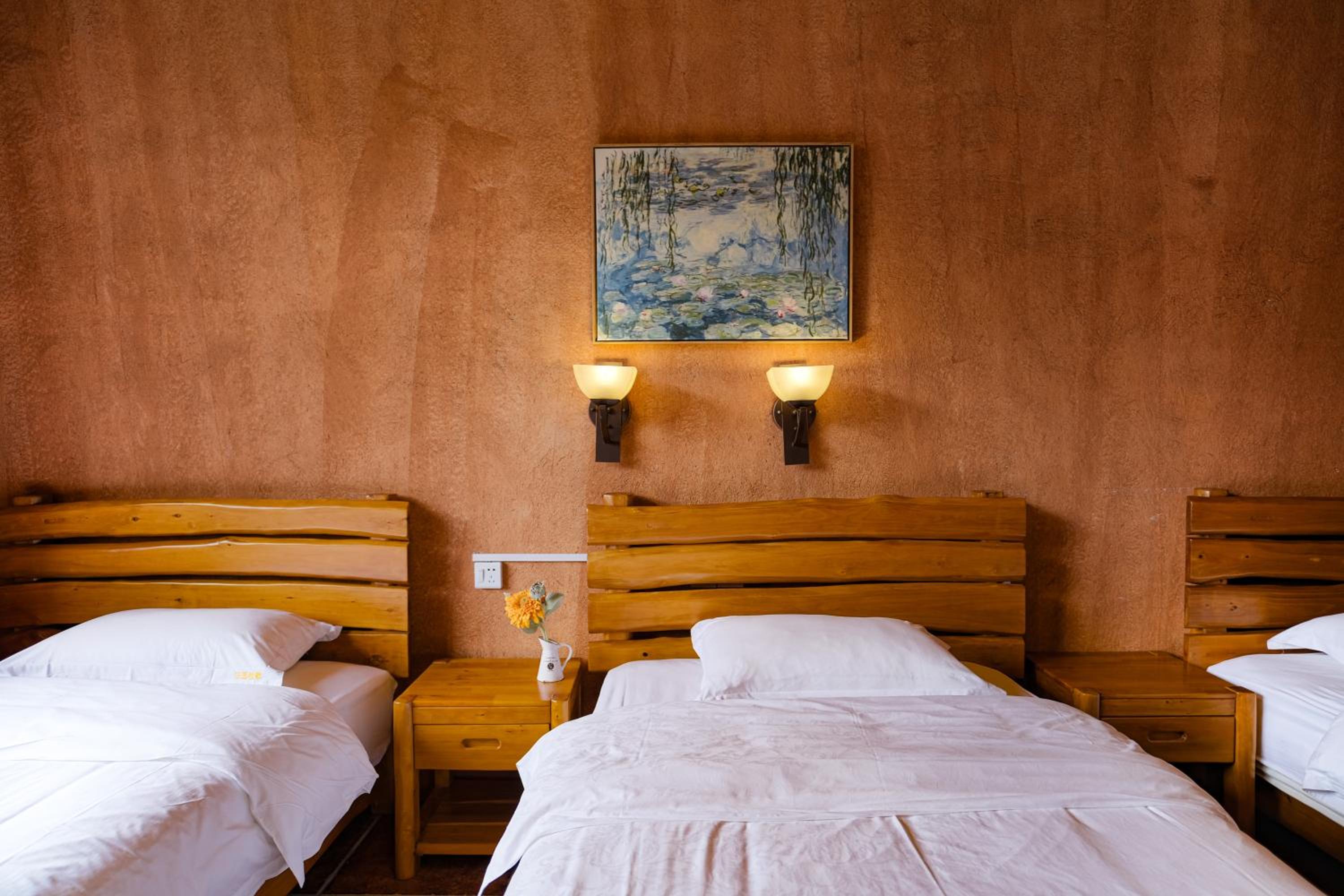 Yangshuo Eden's Social Guesthouse - Wake up to a hearty Western breakfast & fresh craft coffee & night beers & outdoor activities