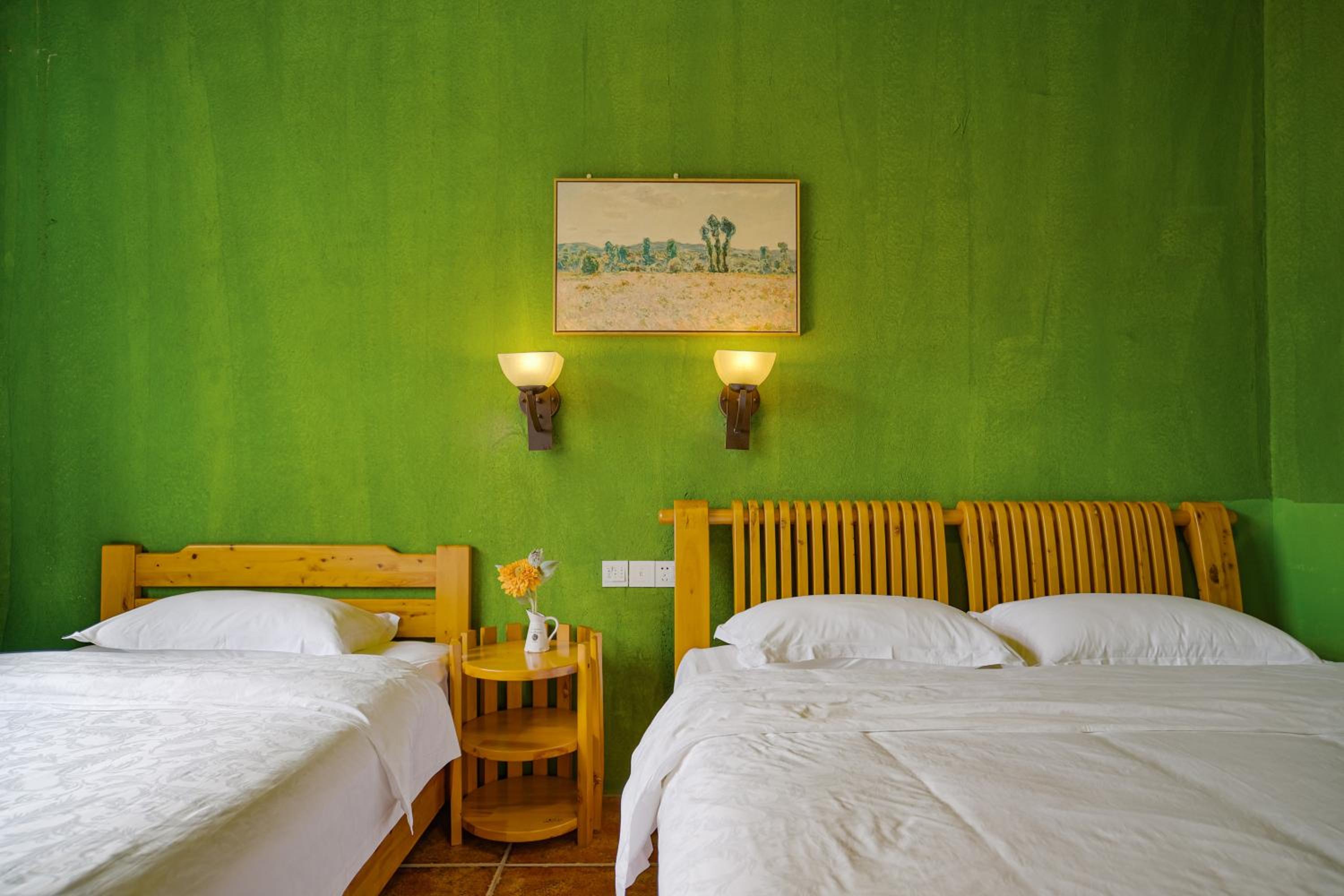 Yangshuo Eden's Social Guesthouse - Wake up to a hearty Western breakfast & fresh craft coffee & night beers & outdoor activities