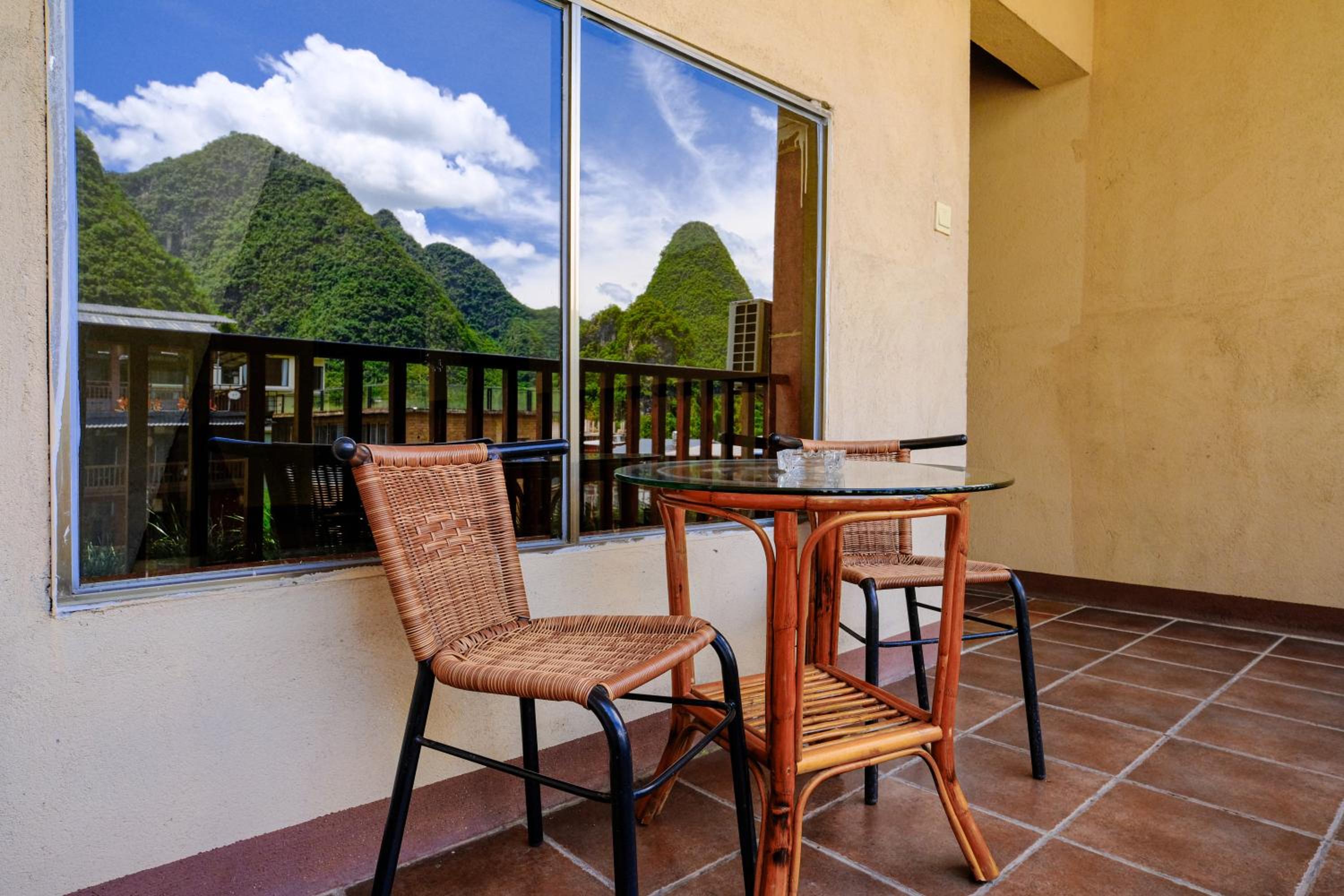 Yangshuo Eden's Social Guesthouse - Wake up to a hearty Western breakfast & fresh craft coffee & night beers & outdoor activities