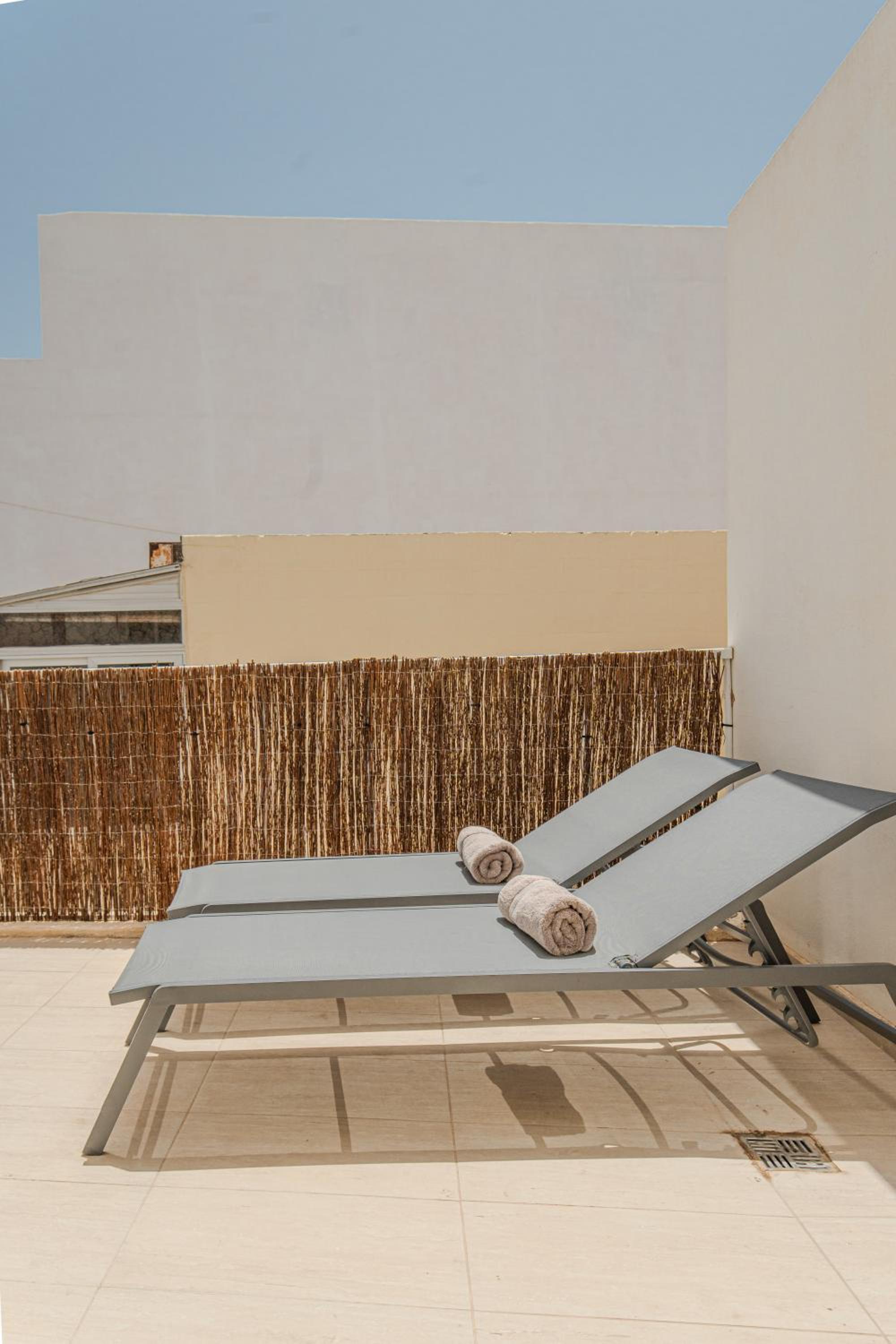 Wonderful Sunny Apartment photo 3