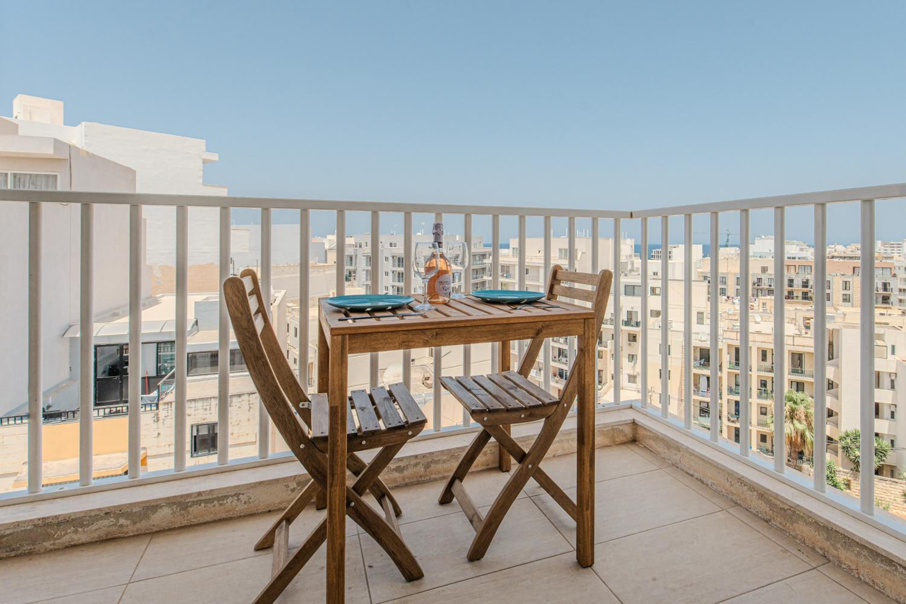 Wonderful Sunny Apartment photo 4