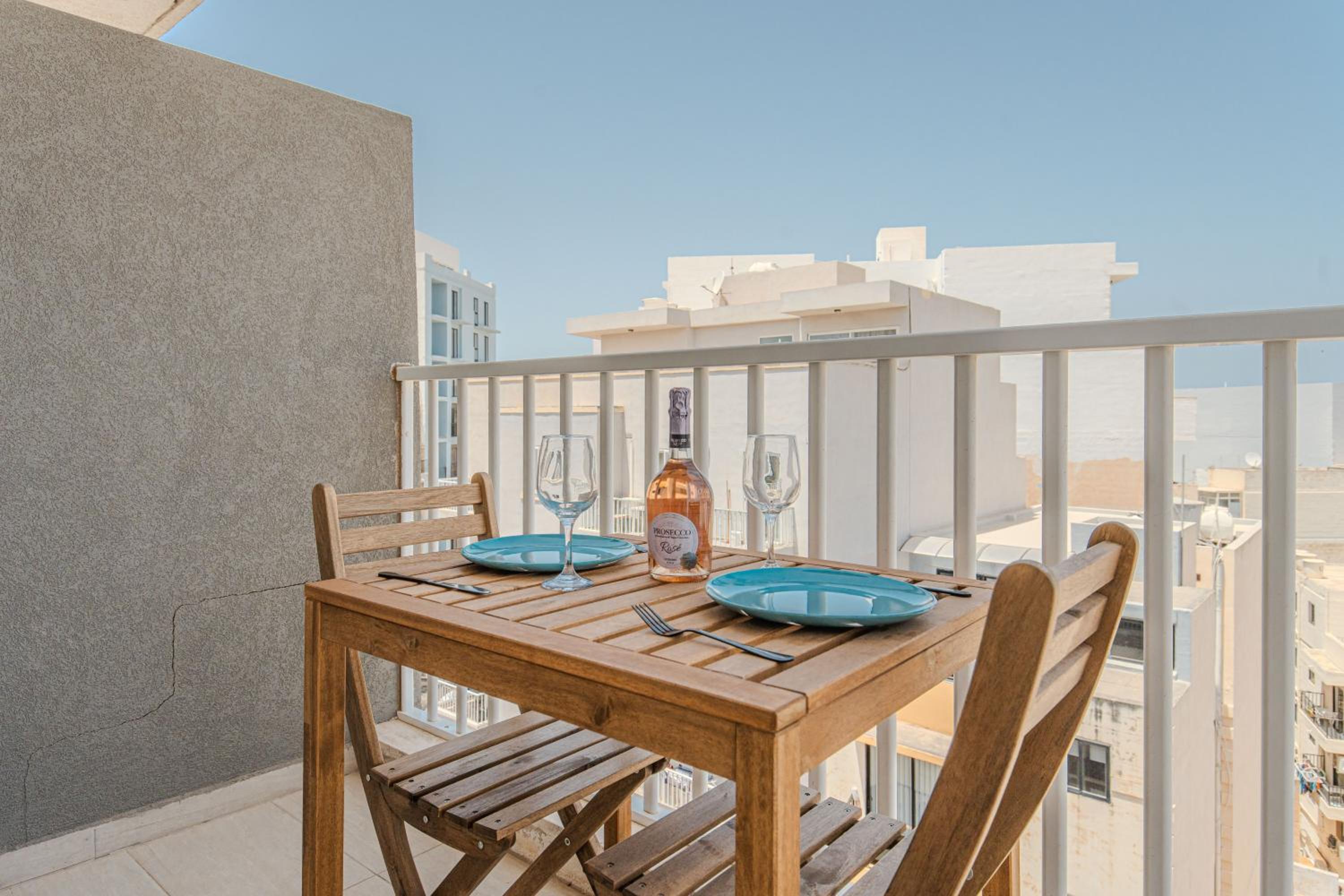 Wonderful Sunny Apartment photo 2