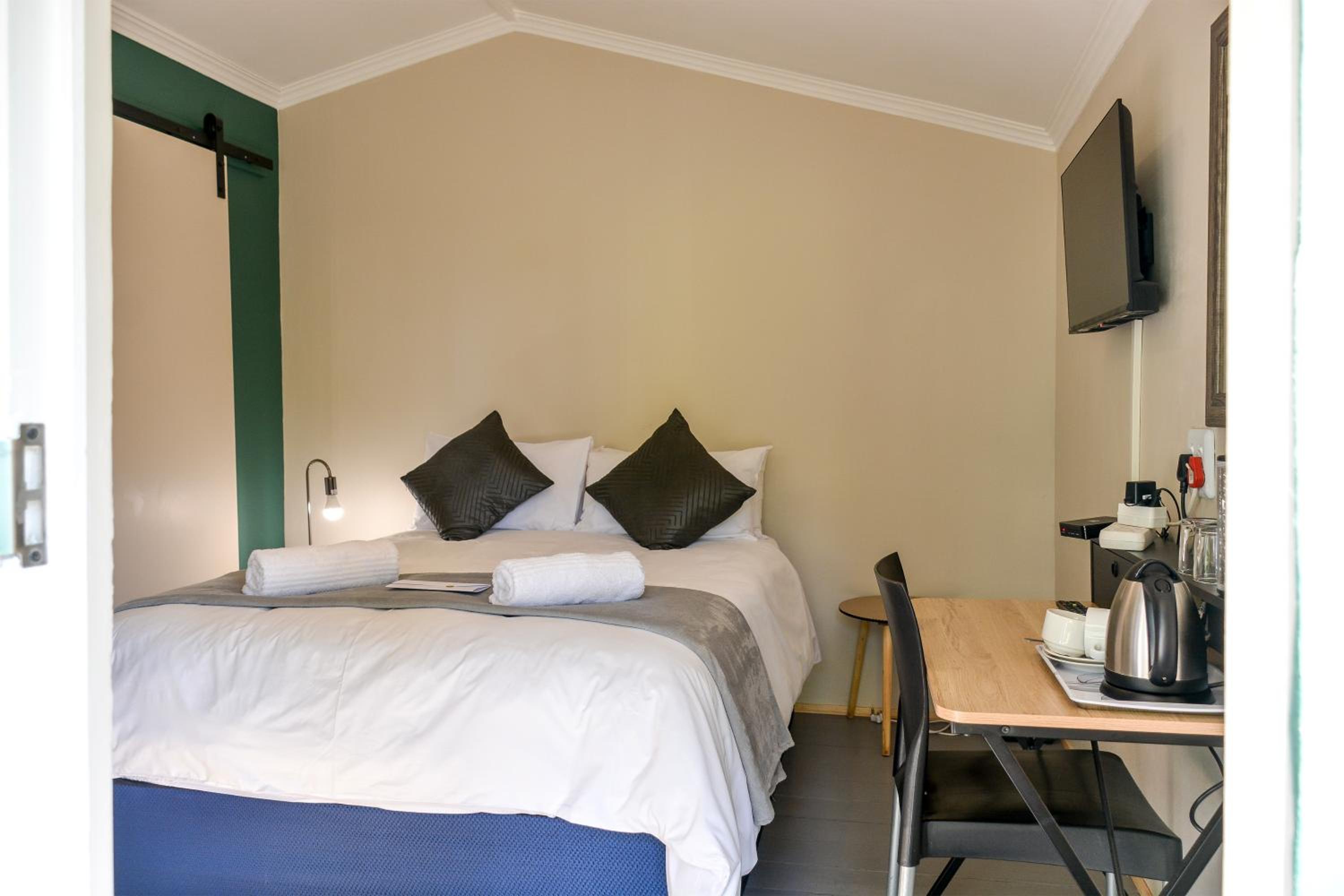 Biggy Best Boutique Hotel & Self Catering Cottages