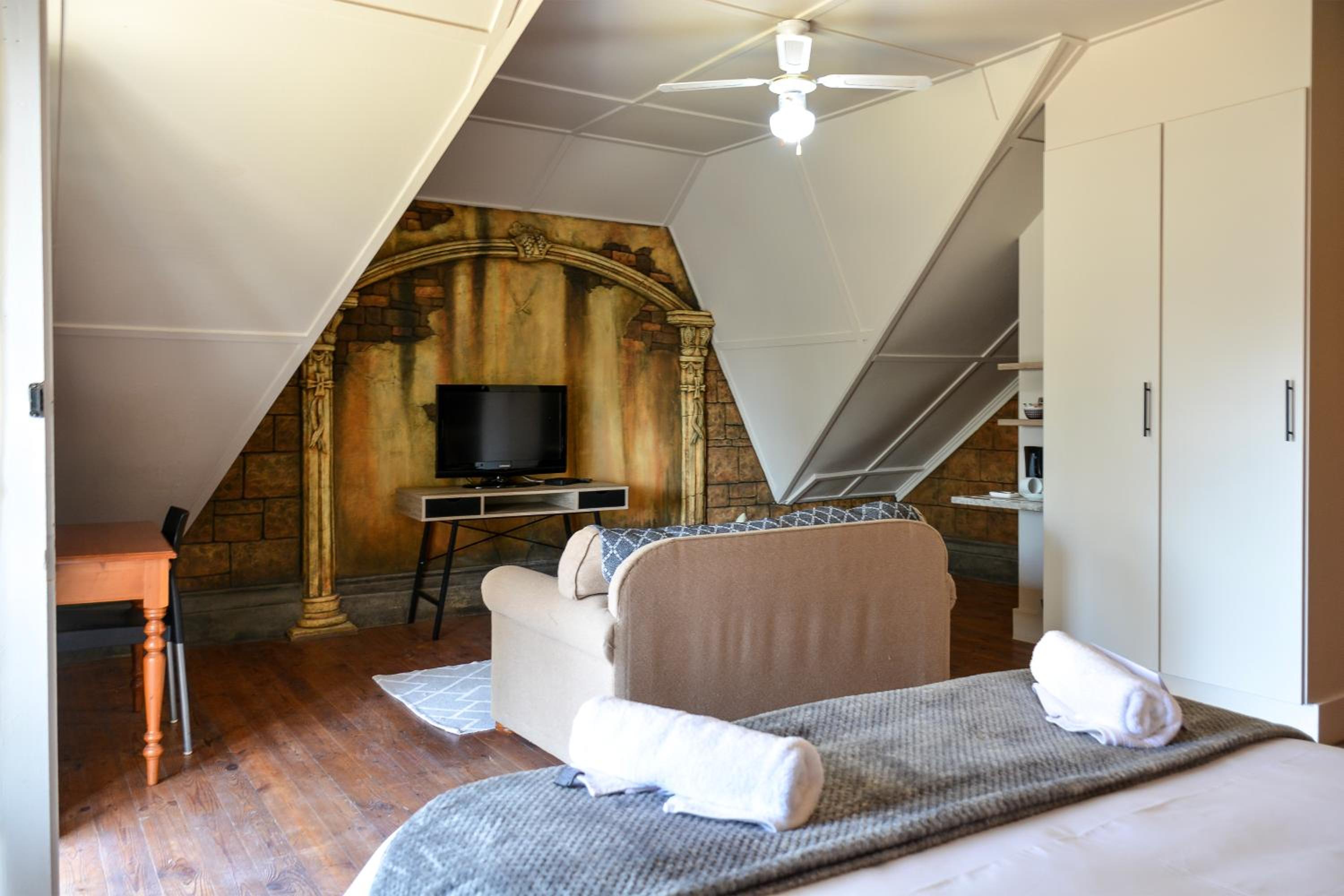 Biggy Best Boutique Hotel & Self Catering Cottages