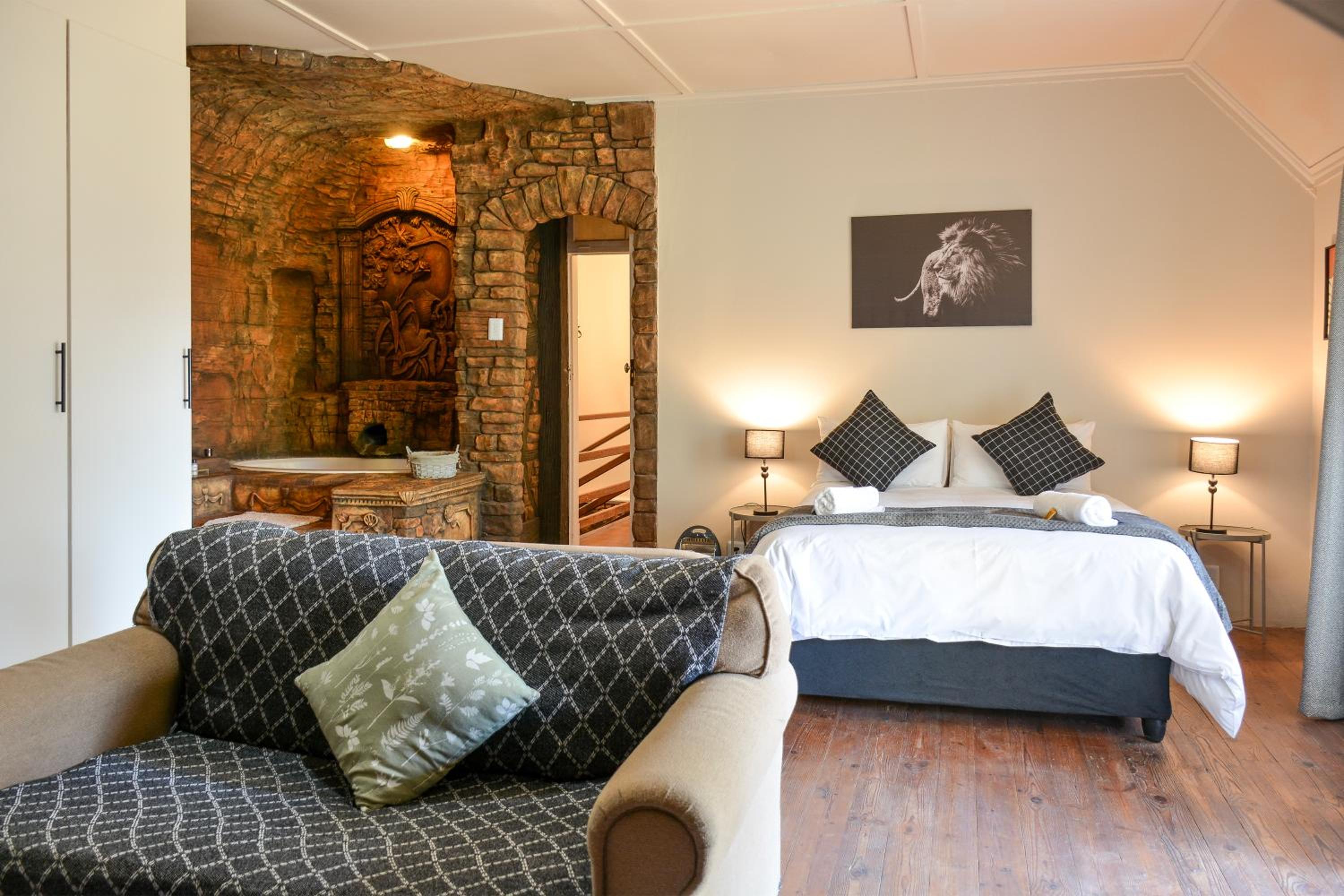 Biggy Best Boutique Hotel & Self Catering Cottages