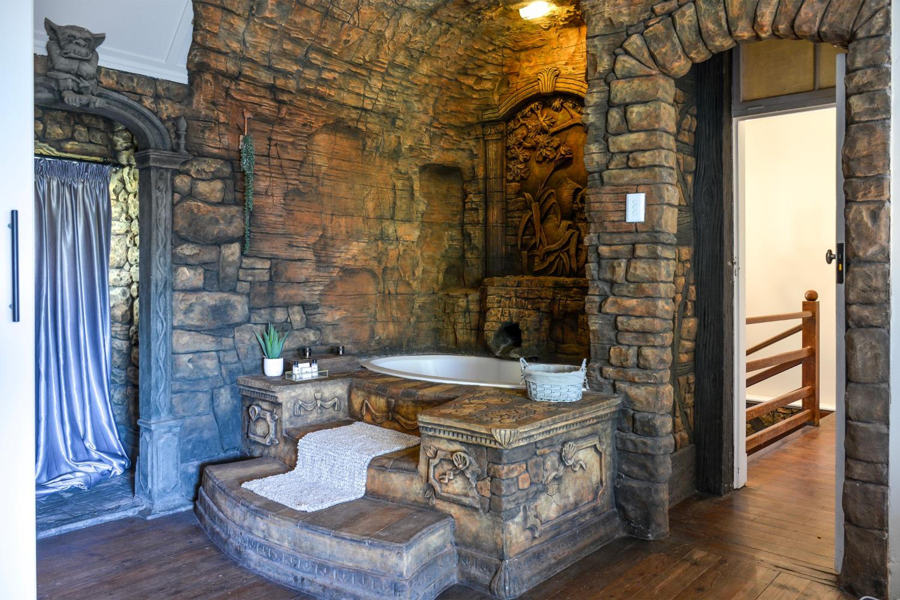 Biggy Best Boutique Hotel & Self Catering Cottages