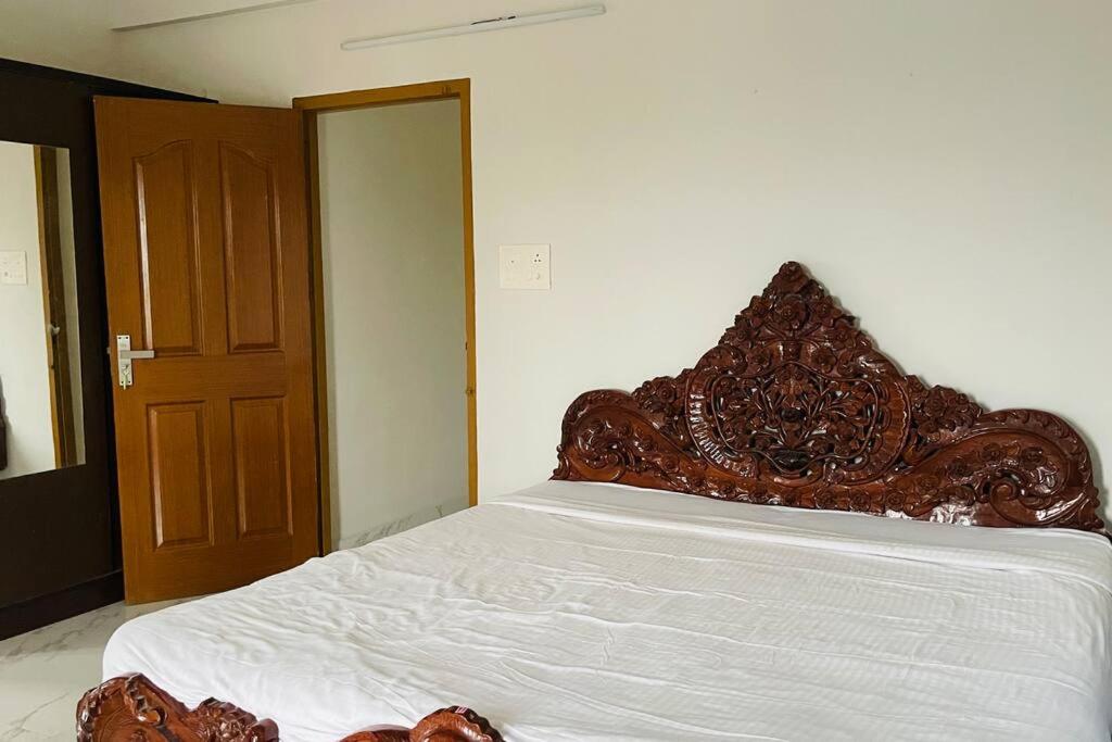 Rajamandiram 3BHK AC,Near Sree Padmanabhaswamy Temple, Trivandrum Central