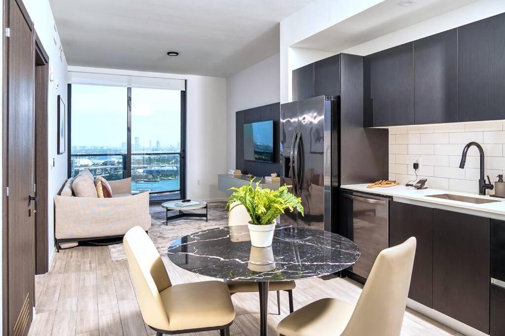 Ocean Front View Stylish Condo in Downtown Miami