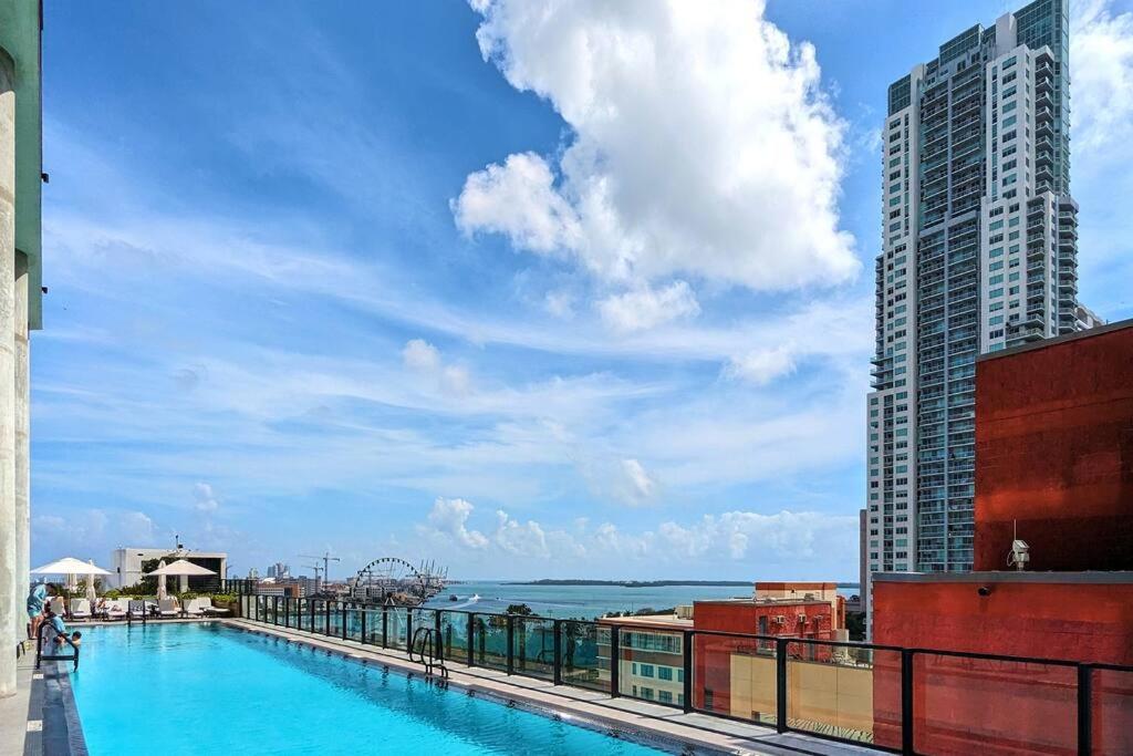 Ocean Front View Stylish Condo in Downtown Miami