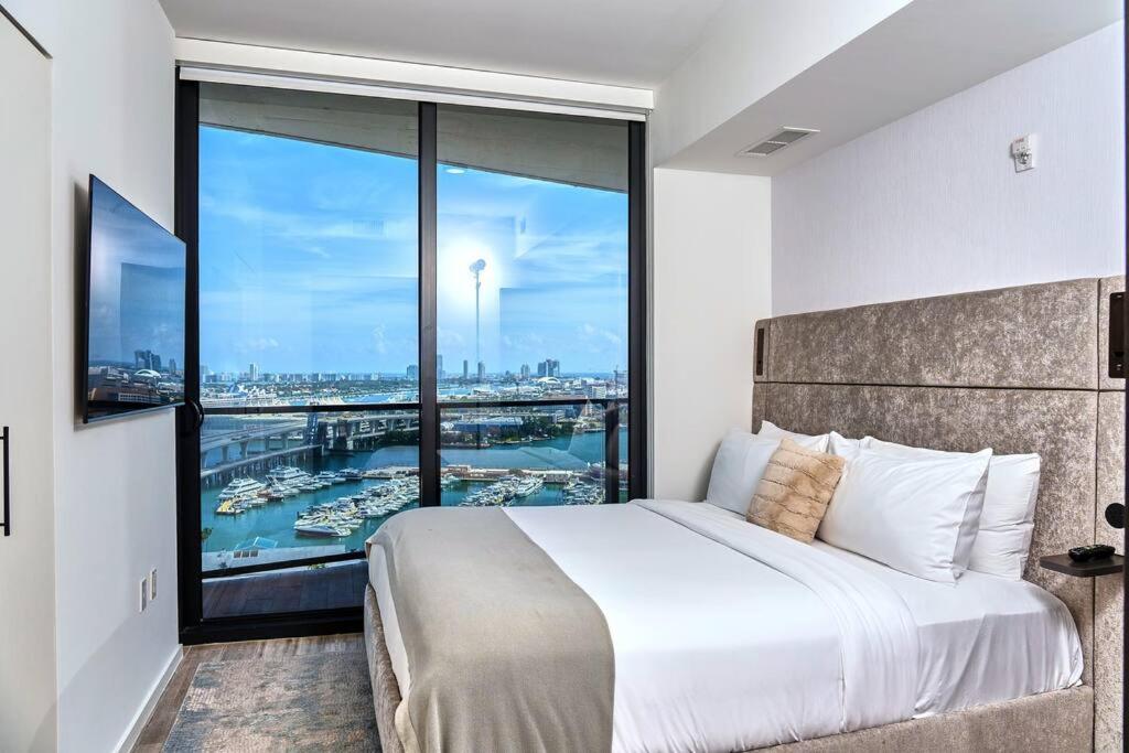 Ocean Front View Stylish Condo in Downtown Miami