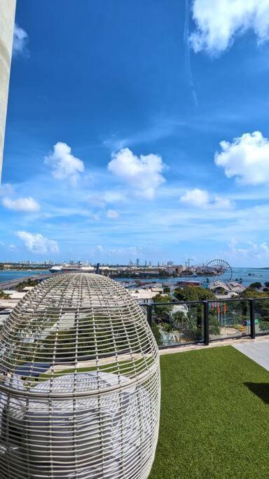 Ocean Front View Stylish Condo in Downtown Miami