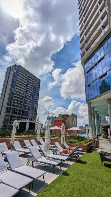 Ocean Front View Stylish Condo in Downtown Miami