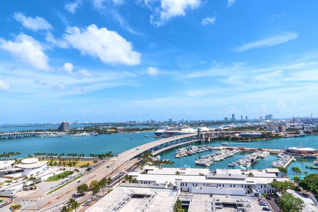 Ocean Front View Stylish Condo in Downtown Miami