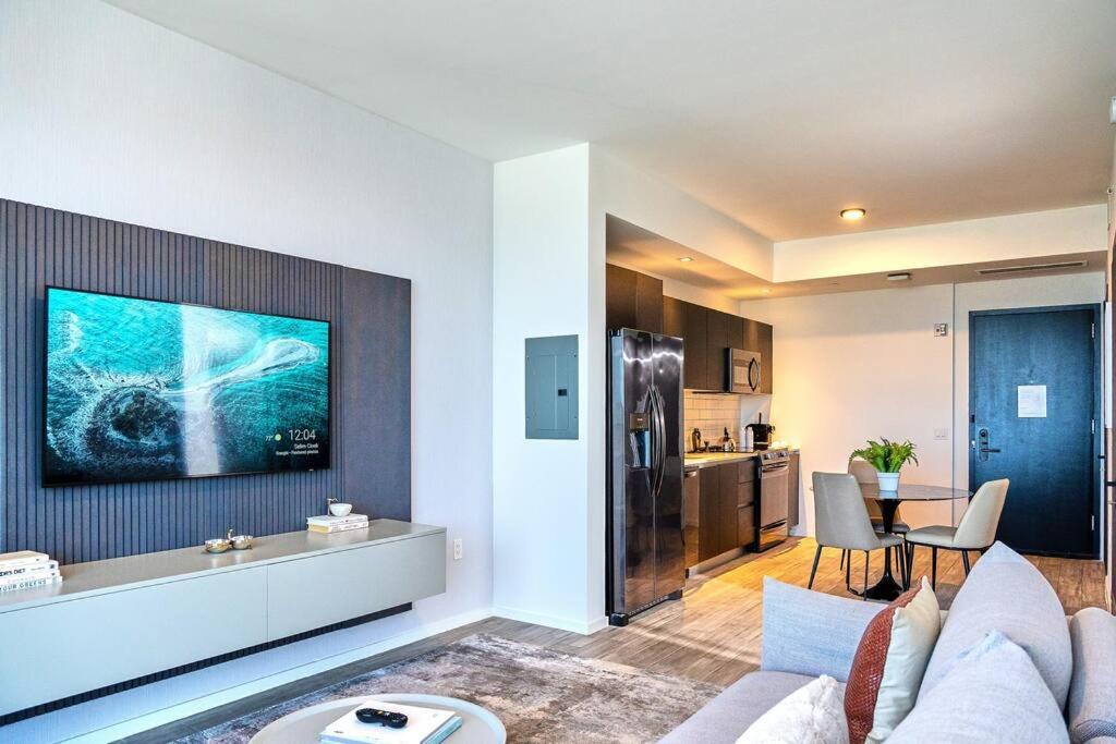 Ocean Front View Stylish Condo in Downtown Miami