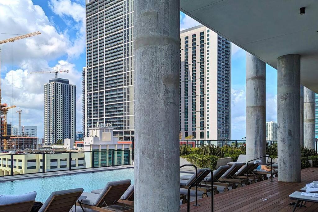 Ocean Front View Stylish Condo in Downtown Miami