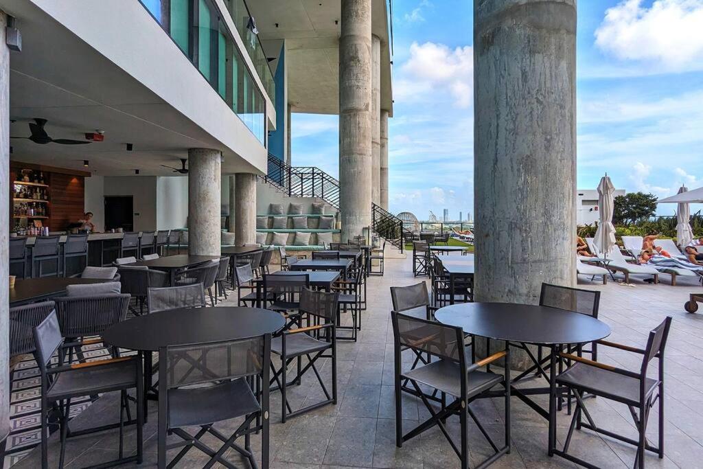 Ocean Front View Stylish Condo in Downtown Miami
