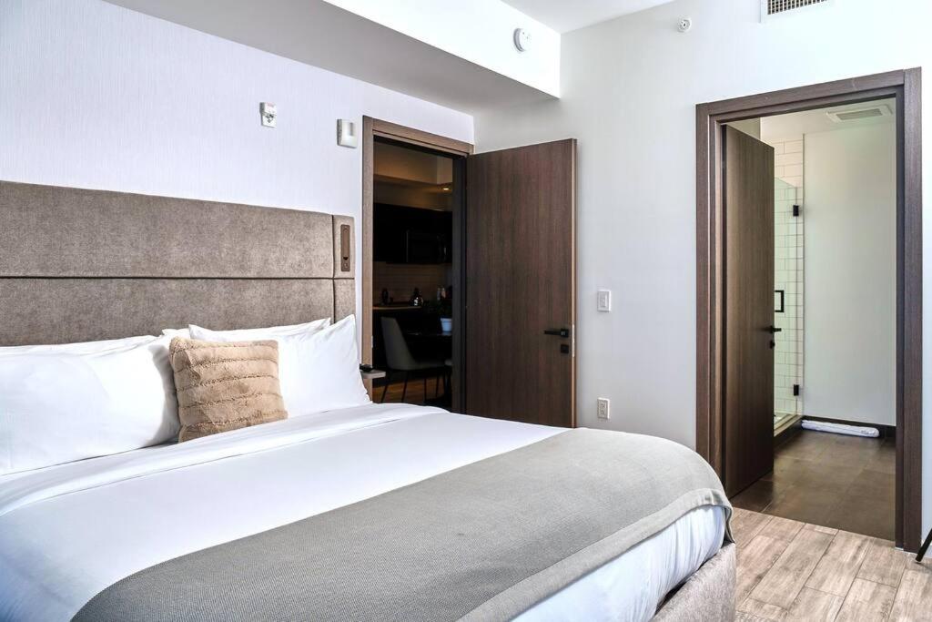 Ocean Front View Stylish Condo in Downtown Miami