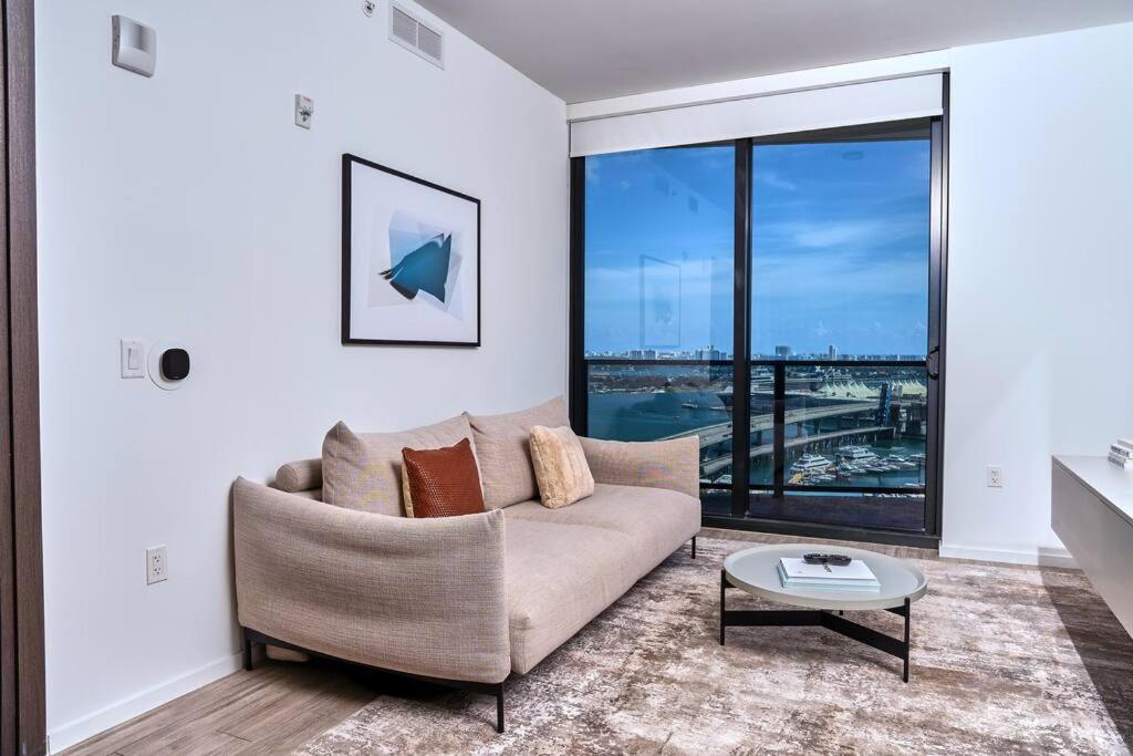 Ocean Front View Stylish Condo in Downtown Miami