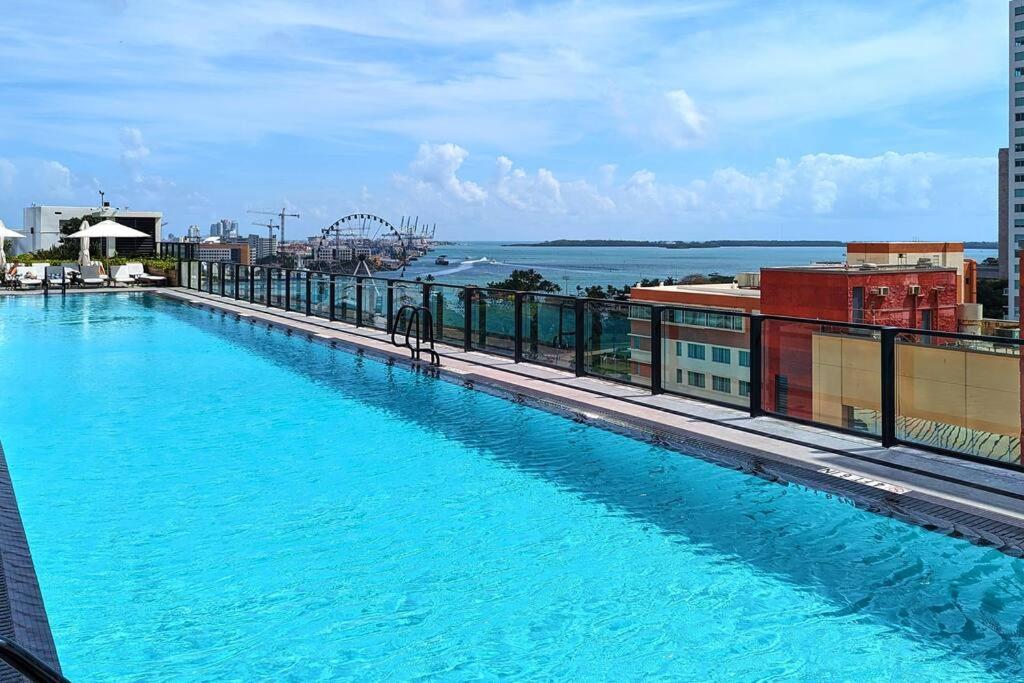 Ocean Front View Stylish Condo in Downtown Miami