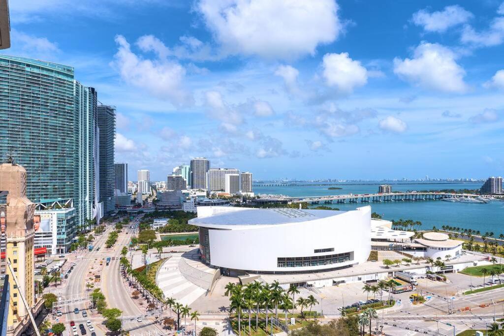 Ocean Front View Stylish Condo in Downtown Miami