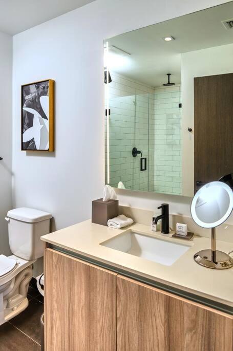 Ocean Front View Stylish Condo in Downtown Miami