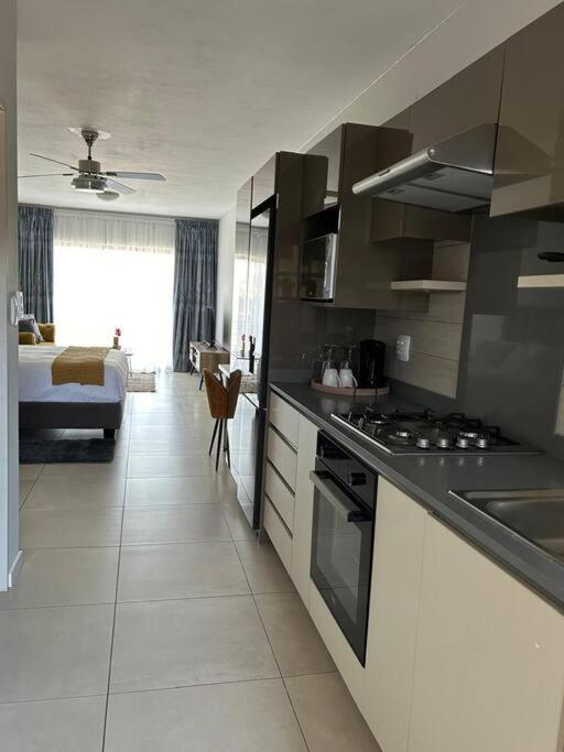 Luxurious & Stylish Apartment