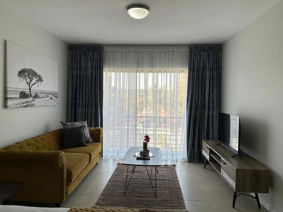 Luxurious & Stylish Apartment