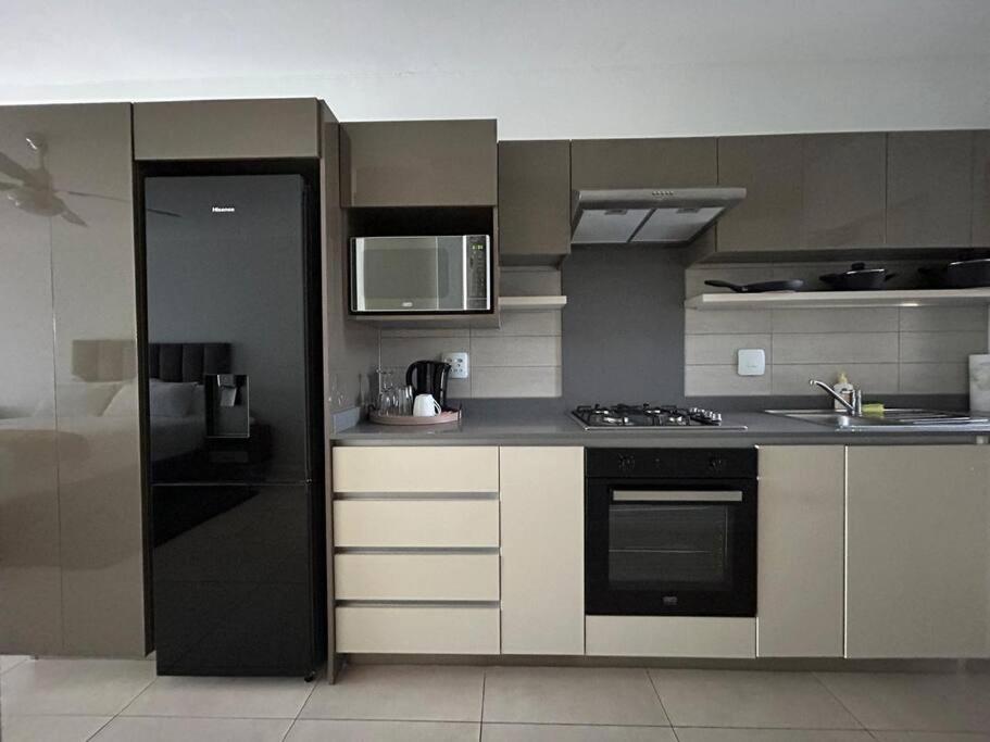 Luxurious & Stylish Apartment