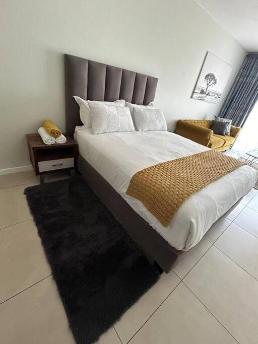 Luxurious & Stylish Apartment