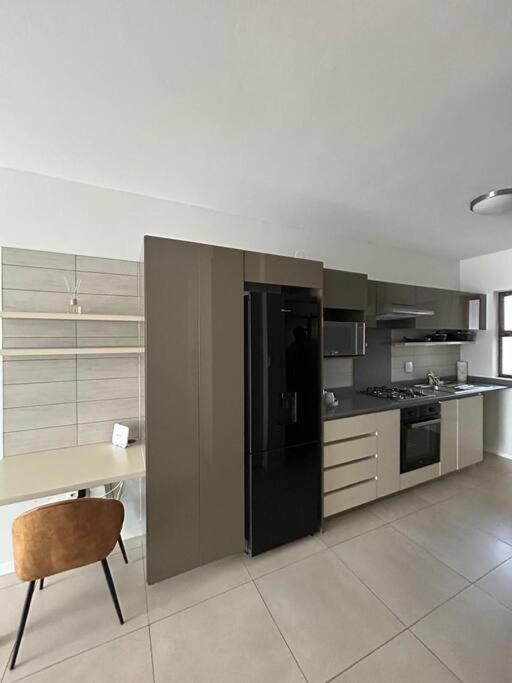 Luxurious & Stylish Apartment