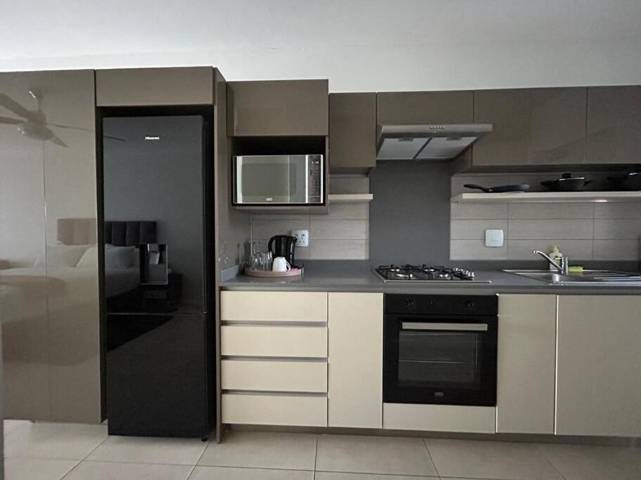 Luxurious & Stylish Apartment