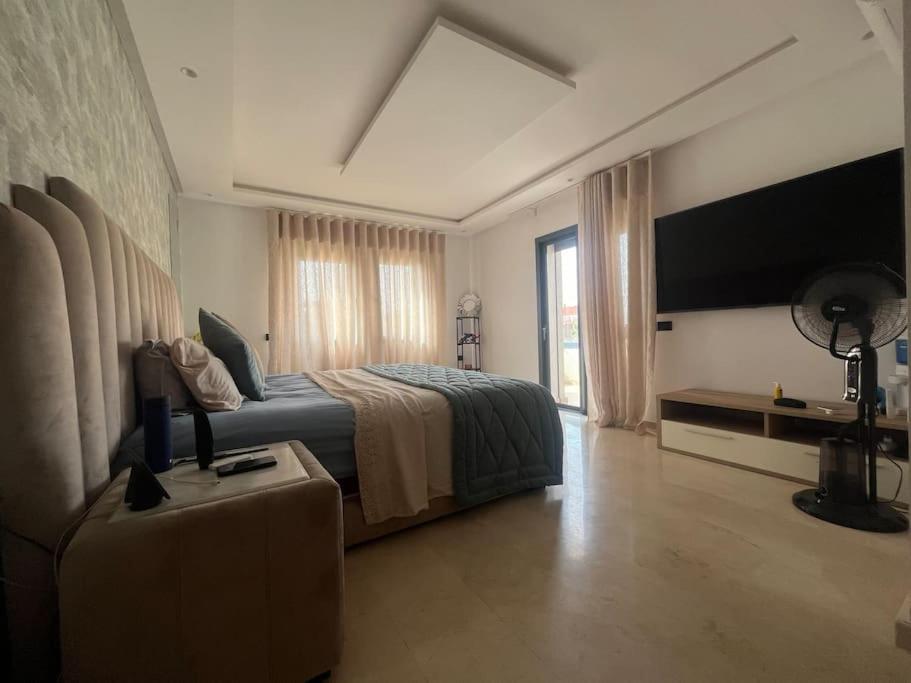 Exotic villa-VIP-family only -housekeeper ,Billard,ping-pong,piscine privée chauffée-sur demande- view 3